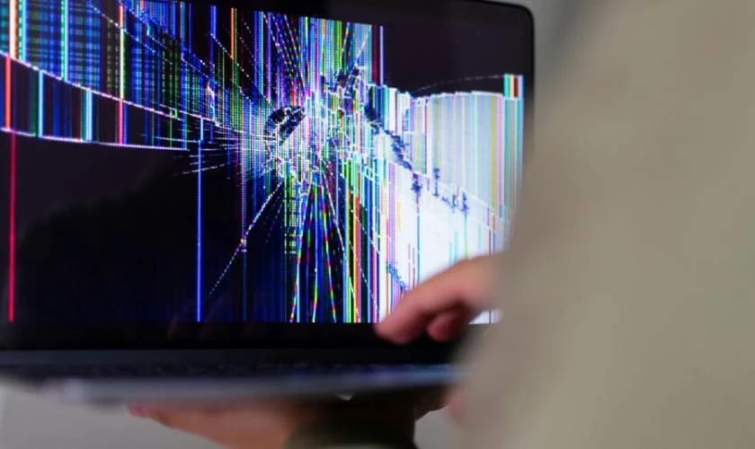 Khi nào cần test màn hình laptop?