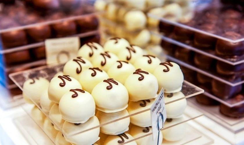 Tặng socola trắng