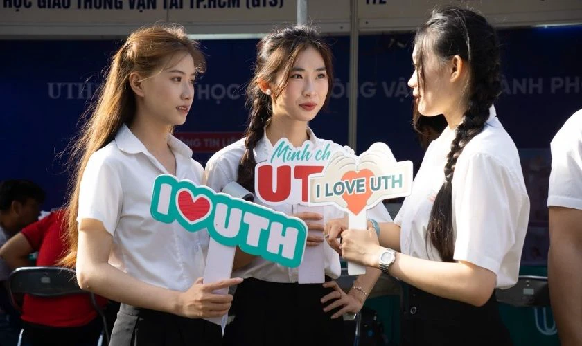 16 điểm khối A00 nên chọn trường nào