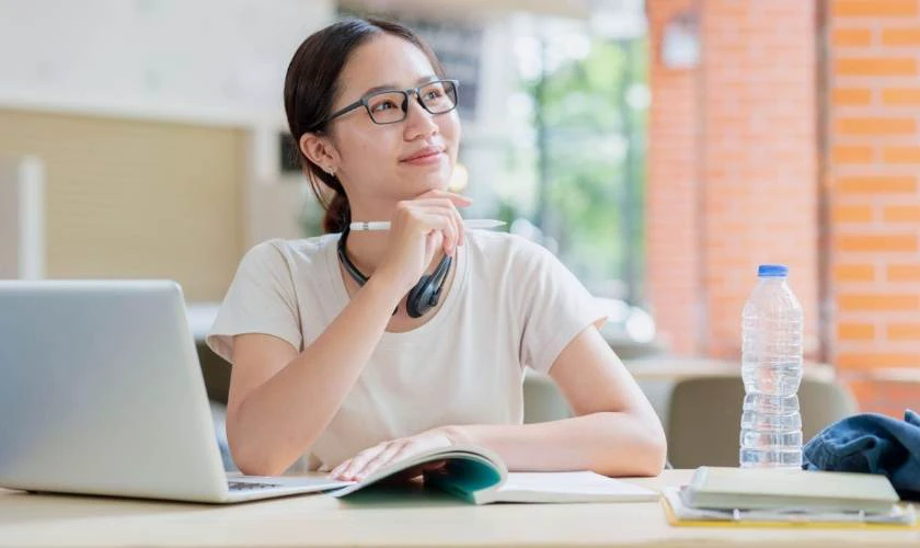 18 điểm khối C01 nên chọn trường nào