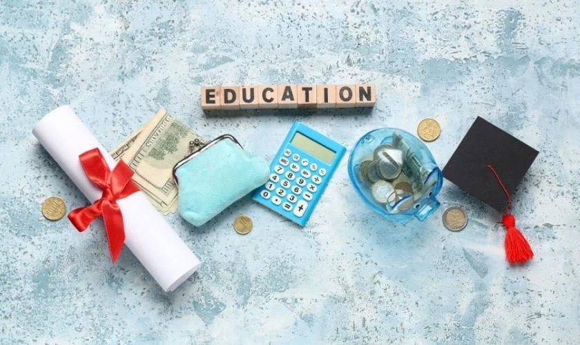 18 điểm khối D nên chọn trường nào