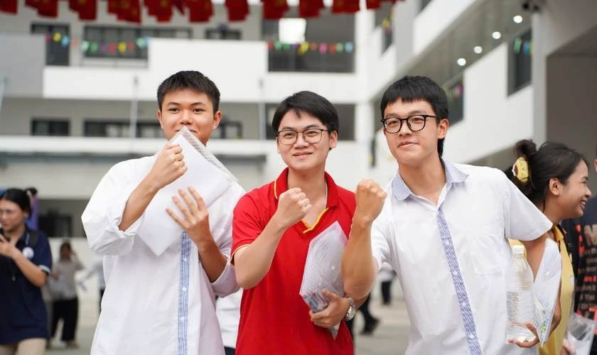 Tiêu chí quyết định 18 điểm khối D07 nên chọn trường nào, ngành nào