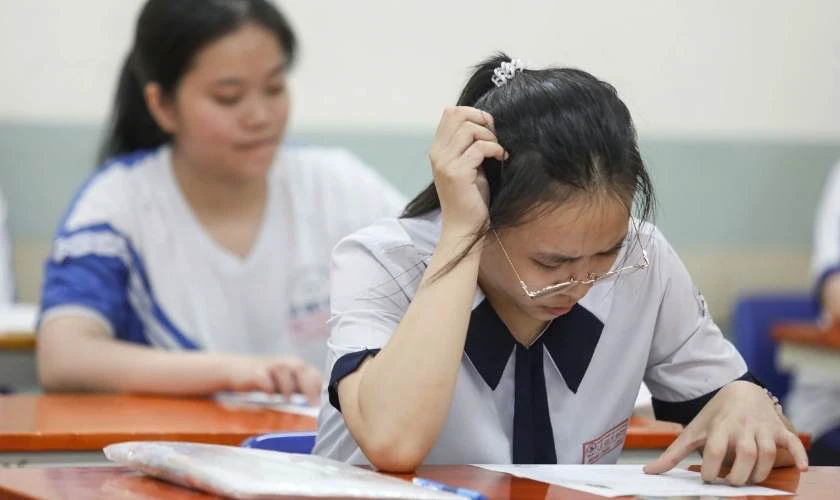18 điểm khối D07 có cao không?