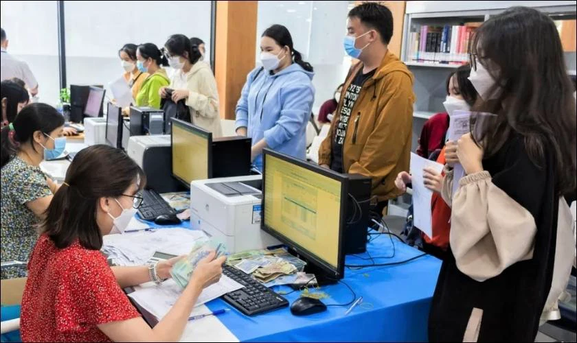 Cân bằng học phí và điều kiện tài chính