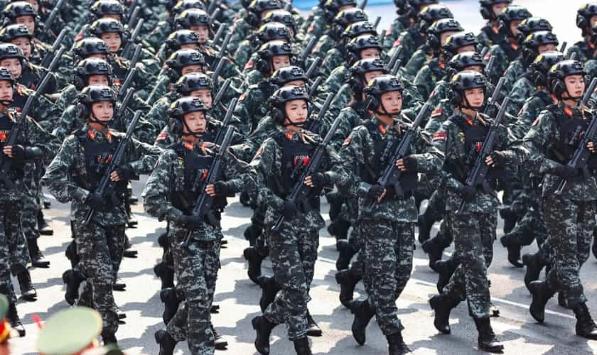 Tổ chức diễu binh