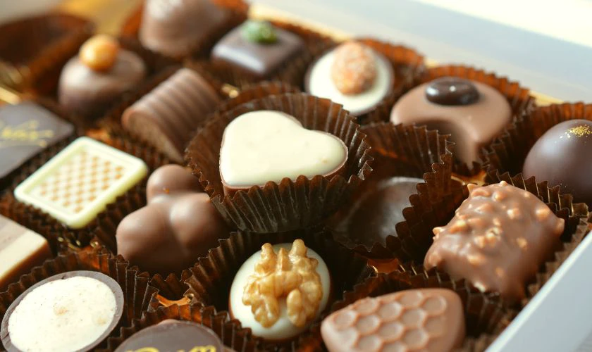 20/10 có tặng quà cho cô giáo không? Bánh ngọt, socola