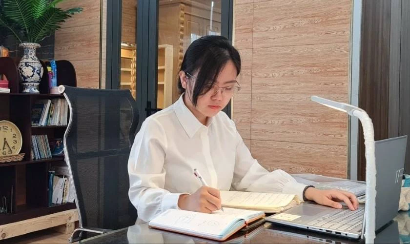 23 điểm khối C00 nên chọn trường nào