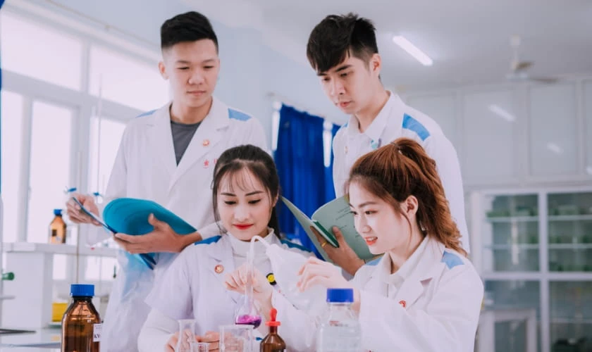 Tìm hiểu 24 điểm khối B nên chọn trường nào