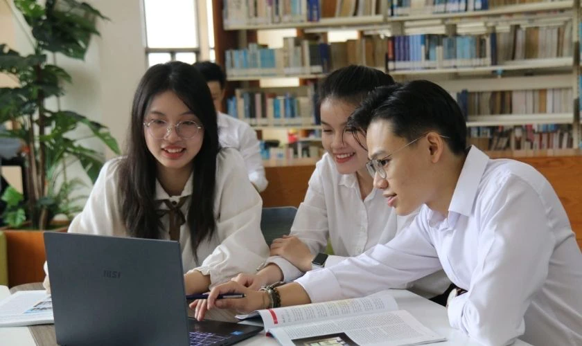 Tiêu chí quyết định 25 điểm khối D nên chọn trường nào, ngành nào