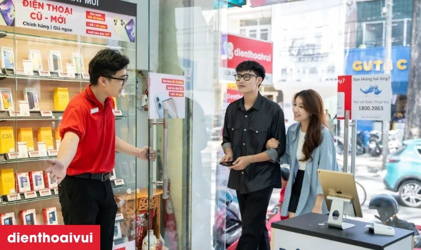 Điện Thoại Vui là địa chỉ thay màn hình iPhone 15 chính hãng EK PRO uy tín