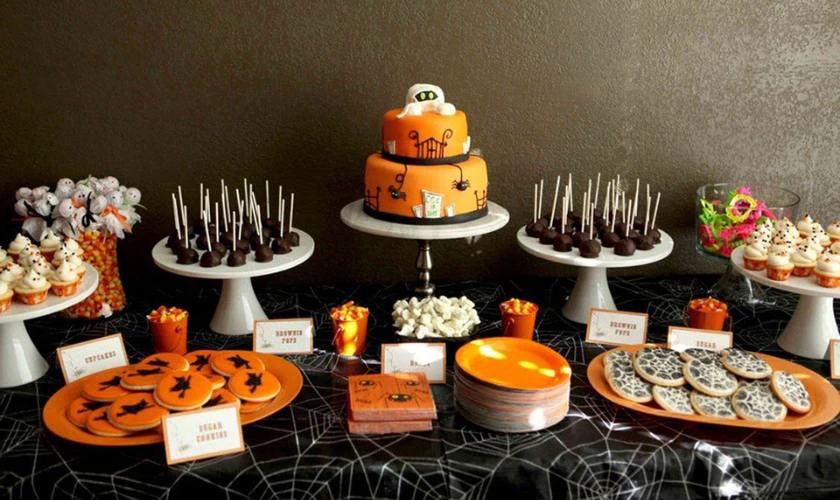 Lưu ý về đồ ăn khi lên kế hoạch tổ chức sự kiện Halloween