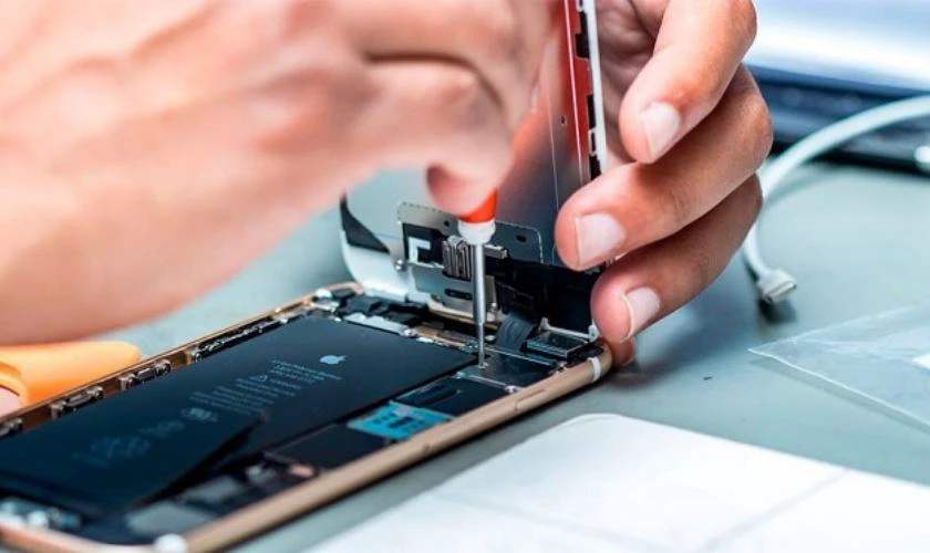 Đến các địa điểm uy tín sửa chữa màn hình iPhone