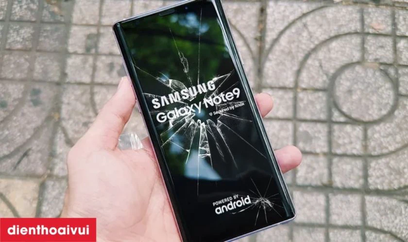 Khi nào nên đi thay màn hình cho điện thoại Samsung
