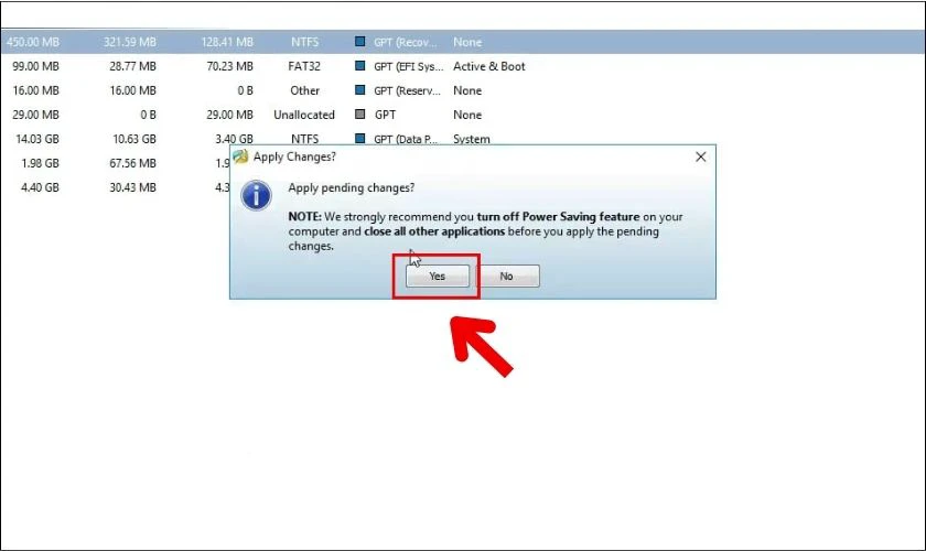 Chọn Yes để xác nhận thực hiện việc chia lại ổ đĩa trên Win 11 