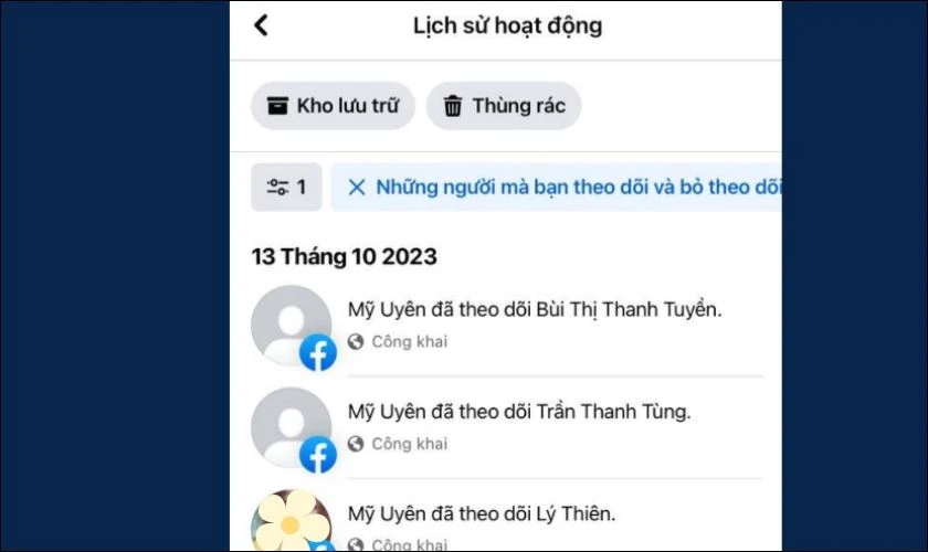 Màn hình sẽ hiển thị Fanpage và những người bạn đang theo dõi kèm thời gian