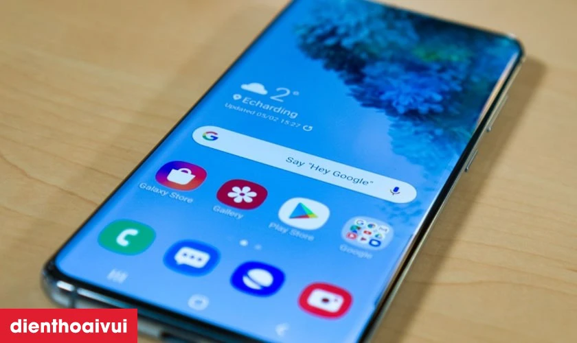 M&agrave;n h&igrave;nh AMOLED rực rỡ