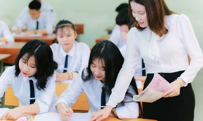 Hình ảnh 20/11 ngày Nhà giáo Việt Nam tại trường học đẹp