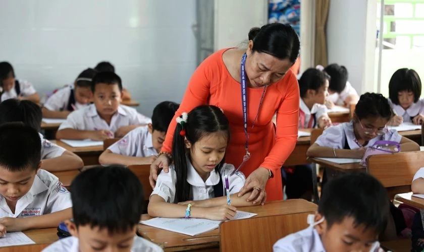 Ảnh 20/11 về người cô tại trường học đẹp