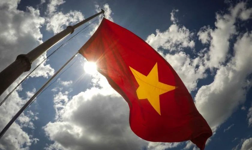Ảnh cờ Việt Nam tung bay phấp phới