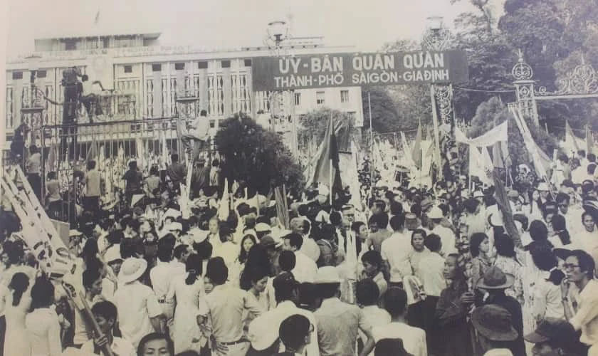 Hình ảnh ngày Giải phóng miền Nam màu cũ