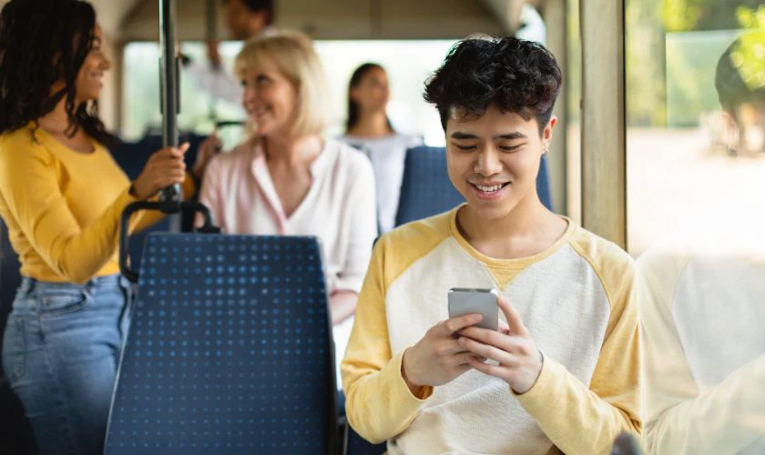 Có nên sử dụng app chống nhìn trộm màn hình Samsung?