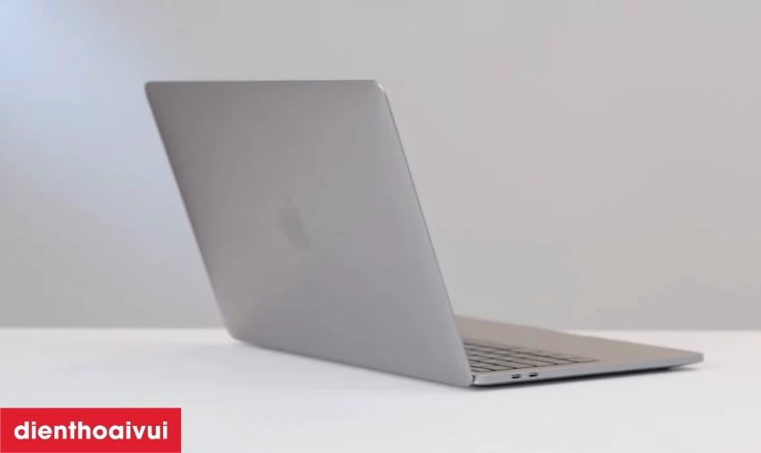 Thiết kế mỏng nhẹ, cao cấp