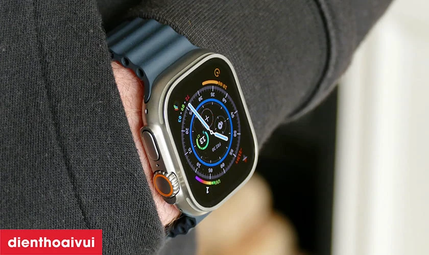 Thiết kế năng động hầm hố của Apple Watch Ultra cũ  