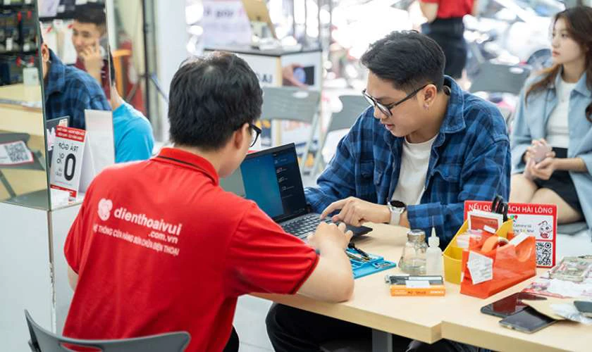 Lưu ý khi mua laptop sale Back to School
