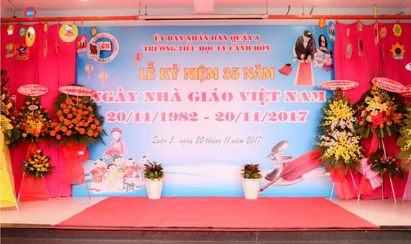 Mẫu backdrop 20/11 chủ đề thầy cô, trường lớp đẹp nhất