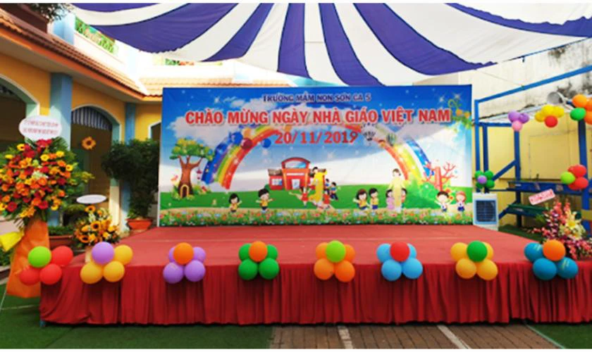Mẫu backdrop 20/11 chủ đề thầy cô, trường lớp độc đáo