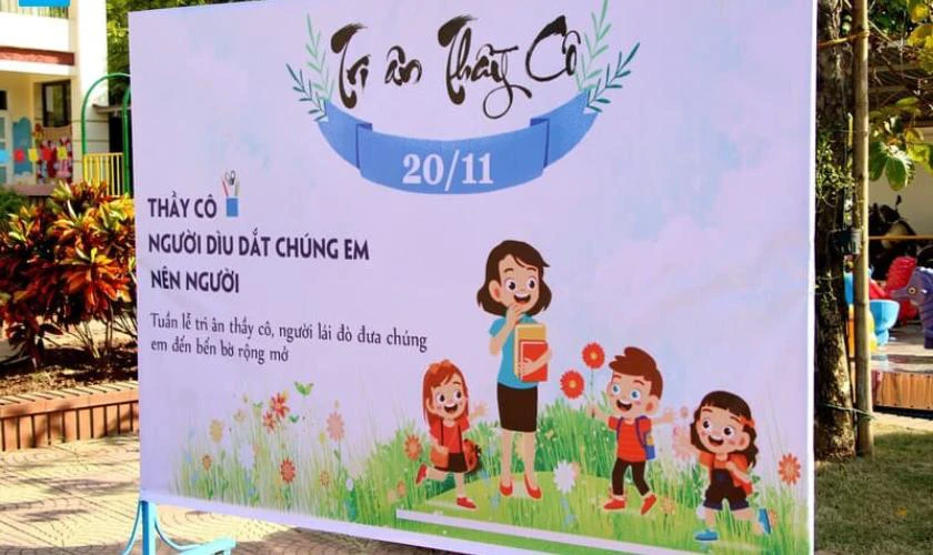 Mẫu trang trí backdrop 20/11 đẹp