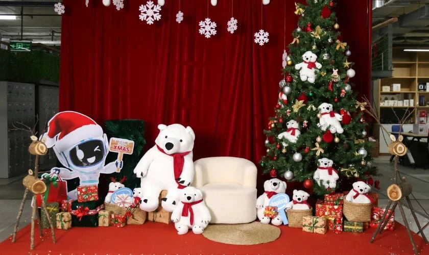 Backdrop trang trí Noel công ty ấn tượng