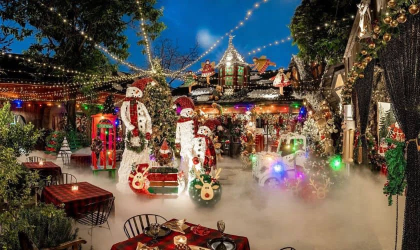 Backdrop Noel cho quán ăn đẹp