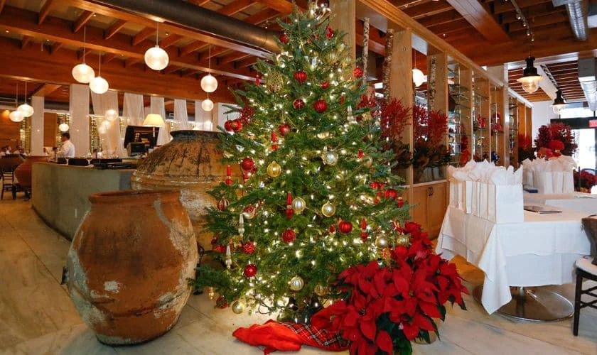 Backdrop Noel cho quán ăn ấn tượng
