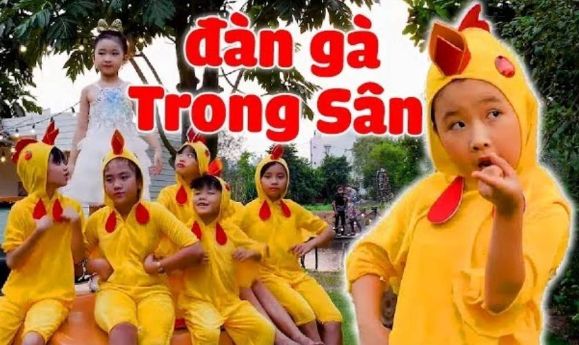 Đàn Gà Trong Sân - Bé Candy Ngọc Hà