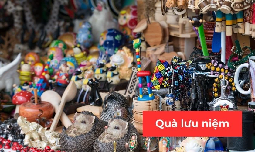 Mua quà lưu niệm tặng bạn bè dịp Trung Thu