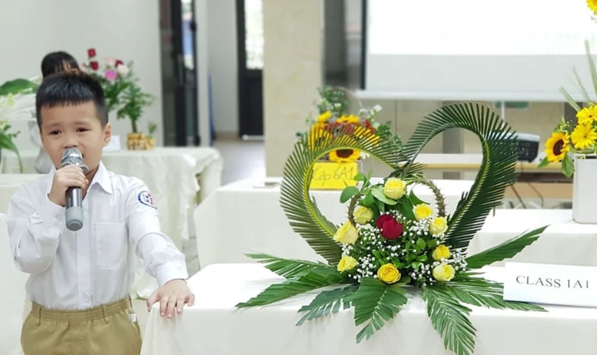 Bài thuyết trình cắm hoa hồng theo chủ đề