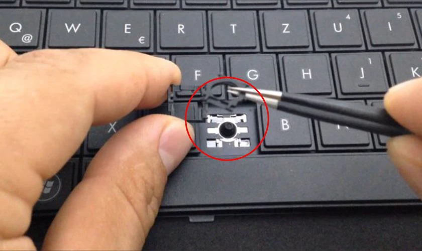 Cáp kết nối bàn phím lỏng hoặc chập chờn
