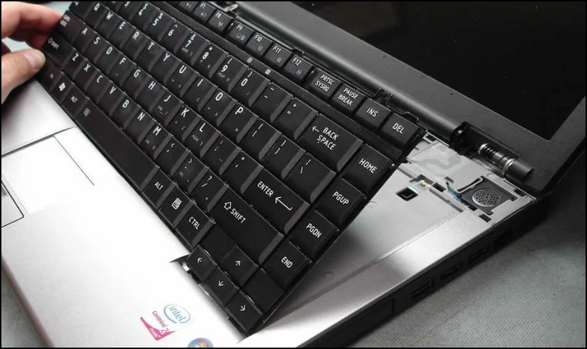 Bàn phím laptop DELL bị hư hỏng phần cứng