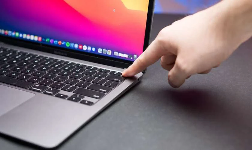 Reset bàn phím MacBook khi bị nóng