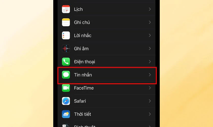 Cuộn xuống và chọn Tin nhắn