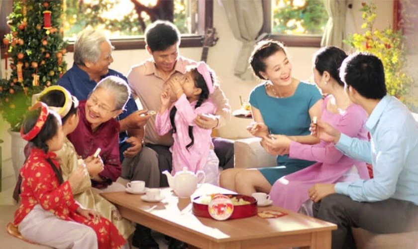 Bà bầu đi chúc Tết sẽ mang lại may mắn cho gia đình