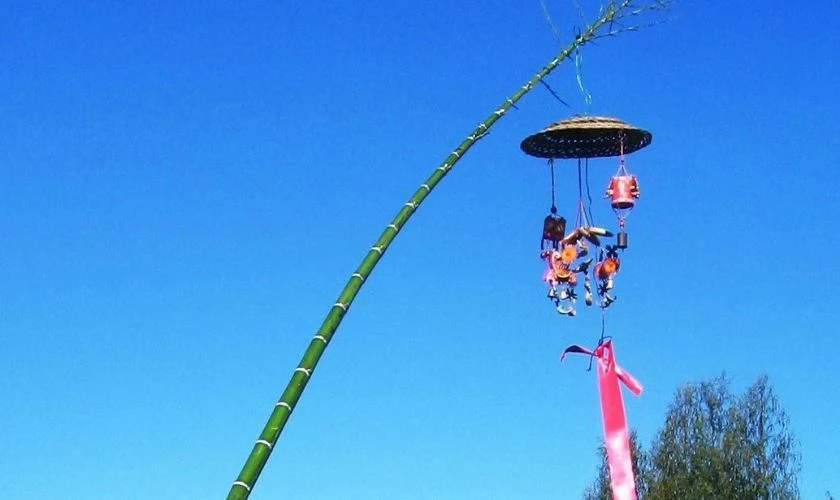 Cây nêu - Biểu tượng tâm linh bảo vệ ngày Tết