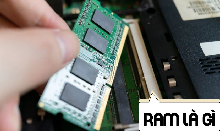 Bộ nhớ RAM là bộ nhớ trong có vai trò lưu trữ và truyền thông tin cho CPU