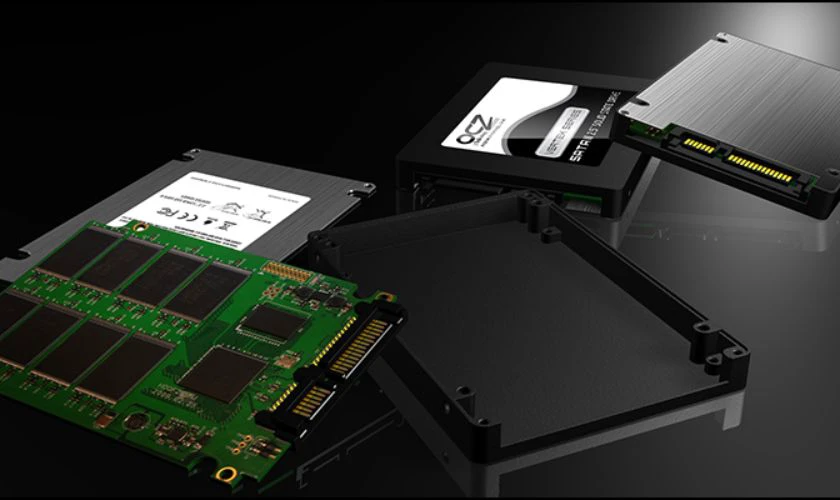 SSD (Solid State Drive)