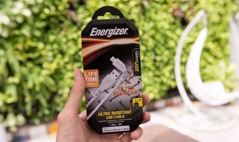 Cáp Energizer Ultra Resistant Lightning 1.2M C41UBLIGWH4