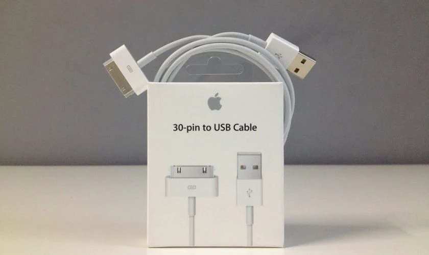 Cáp 30-pin to USB-A được trang bị cho các iPhone đời cũ