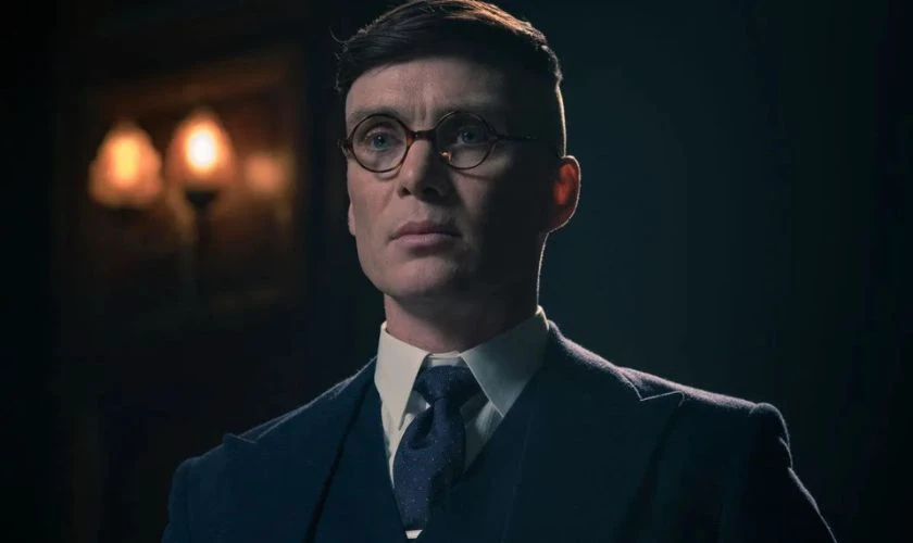 Peaky Blinders (2013) chính là vai diễn nổi tiếng của Cillian Murphy
