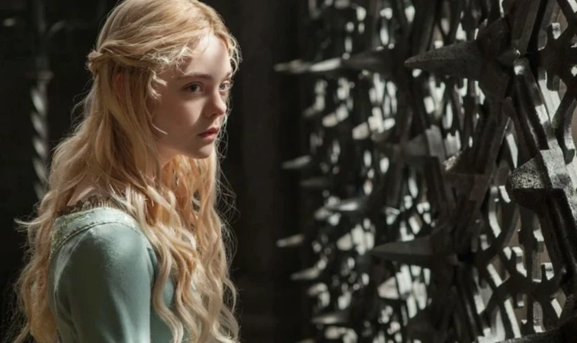 Tiên Hắc Ám (Maleficent) là phim hay nhất mà Elle Fanning tham gia