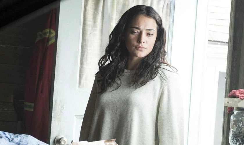 Vai diễn Reece trong phim “The Crossing” (2018) đã giúp Natalie Martinez khẳng định thực lực